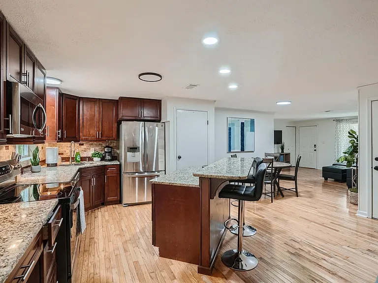 305 Roswell Farms Rd — Photo 25