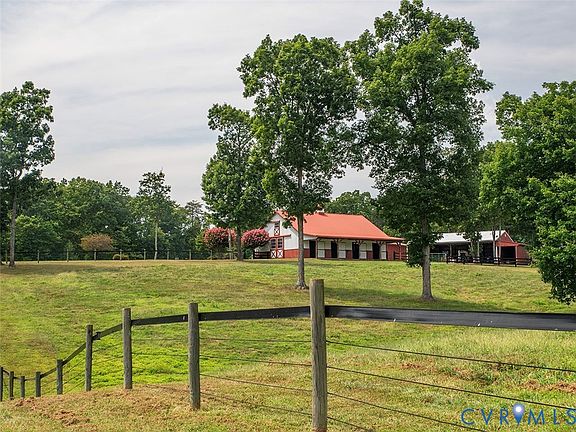4th image of 615 Riggs Rd
