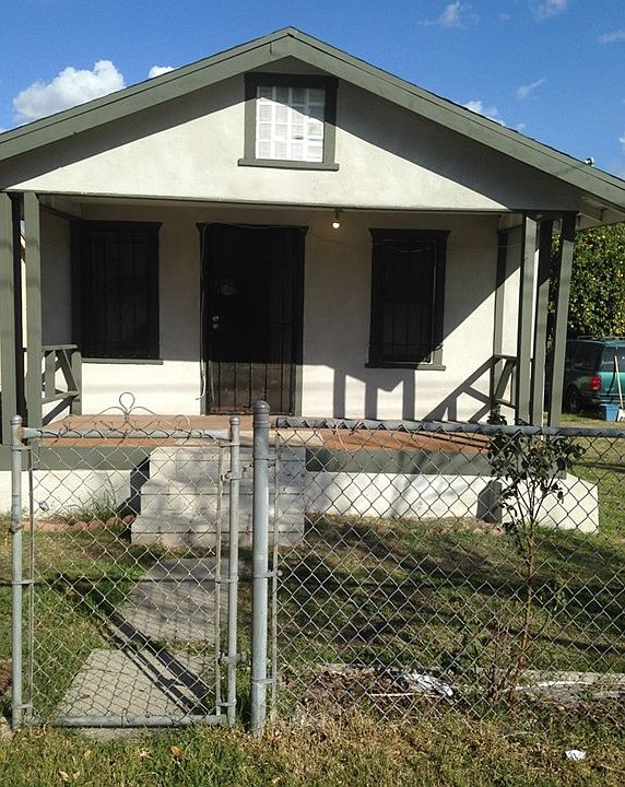 1st image of 833 N Perris St