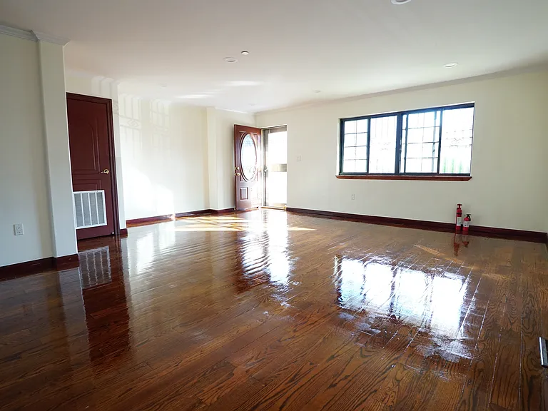 2529 Butler St #1 — Photo 4