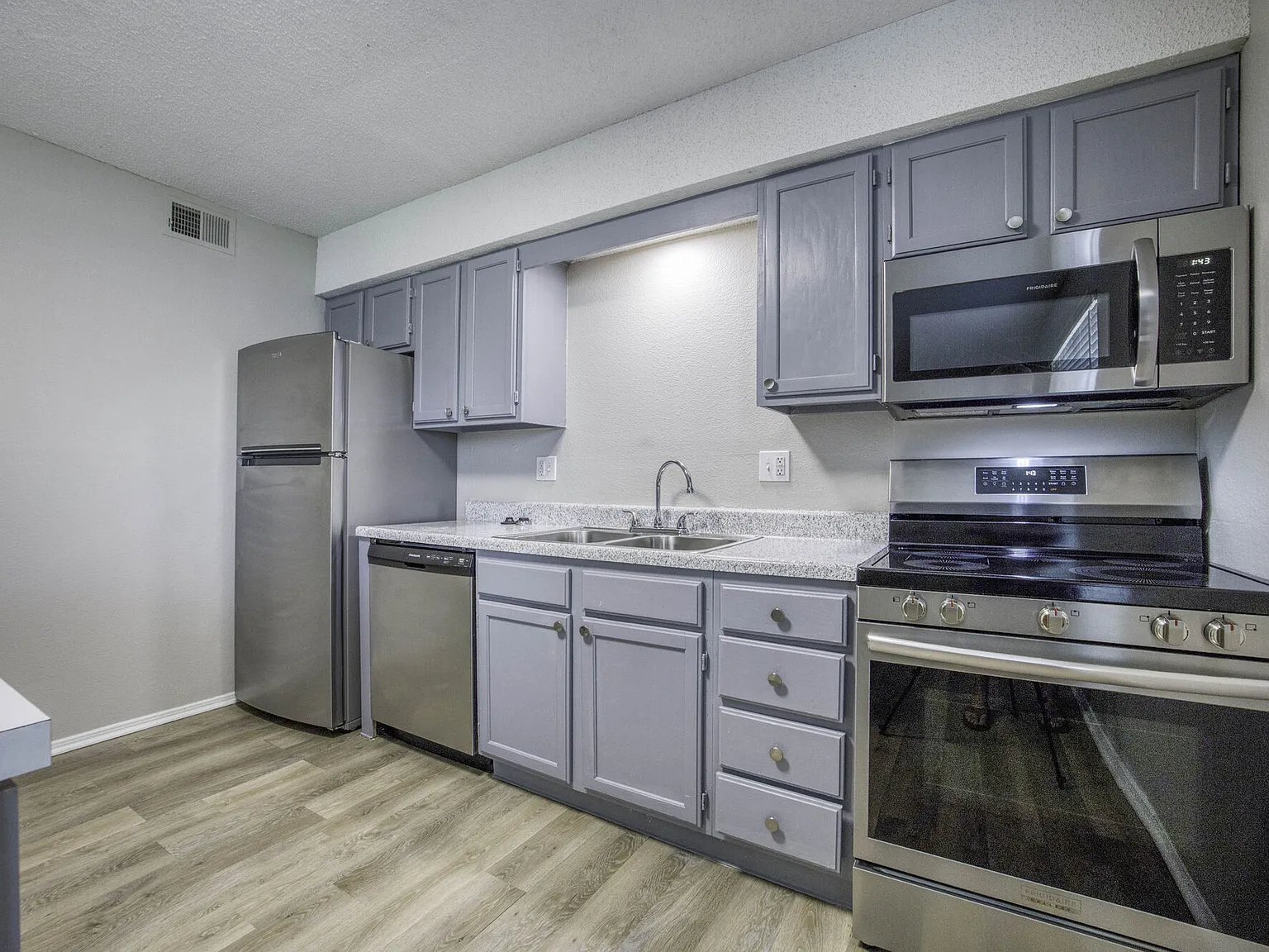 Pheasant Run Apartments — Photo 2