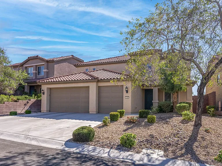 2589 Chateau Clermont St — Photo 55