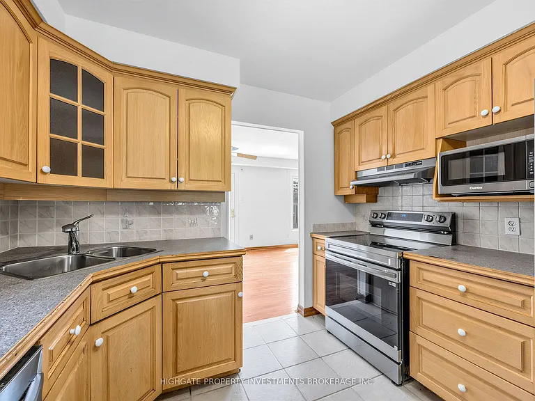 739 Edgewood Rd — Photo 8