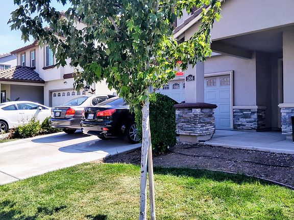 4th image of 1806 Old Oak Dr