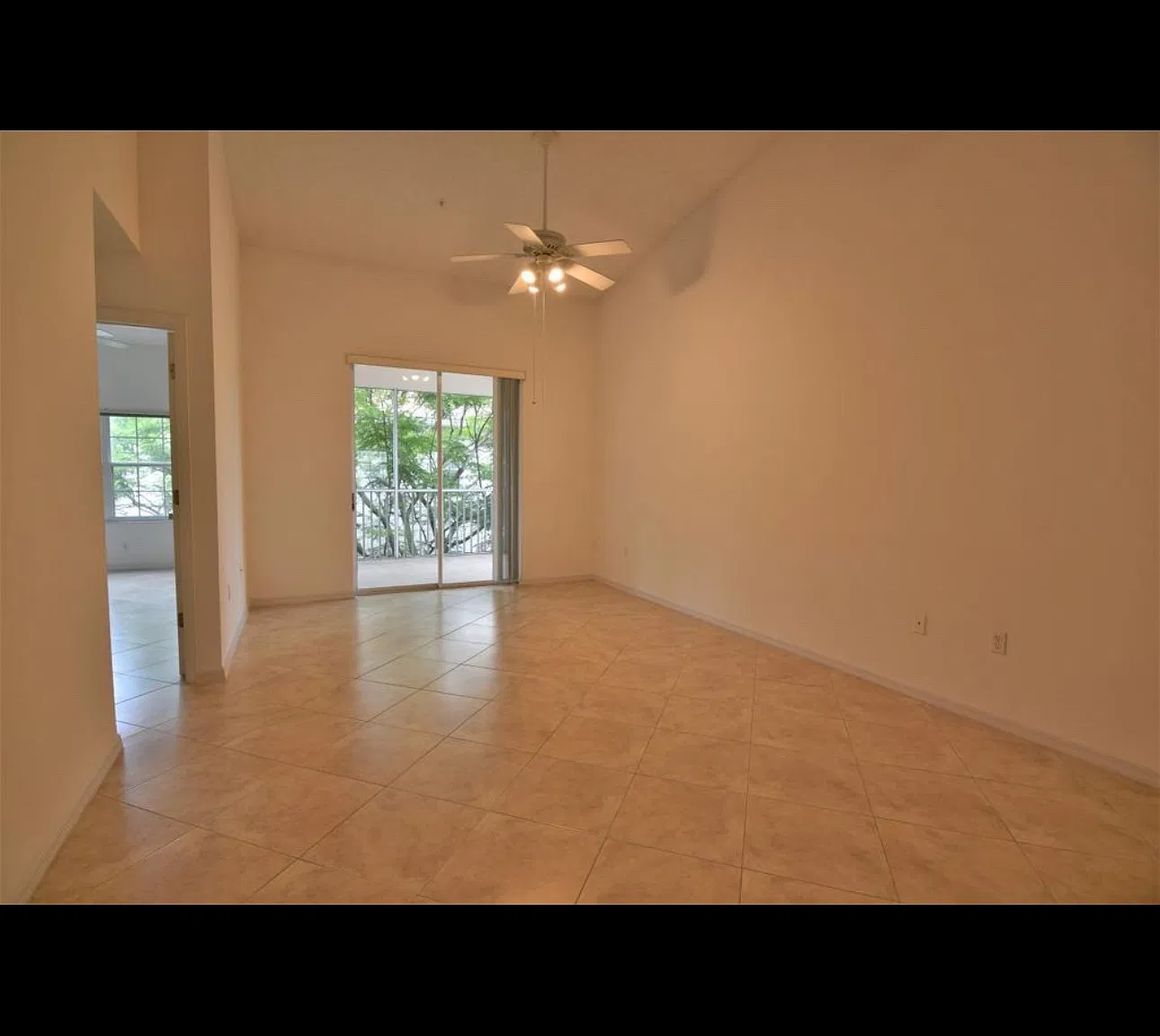 2 bed, 957 sqft, $1,975 — Photo 3