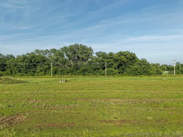 2 Phillips St, Skiatook, OK 74070