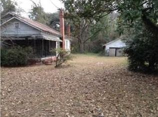 1306 Hampton St, Walterboro, SC 29488