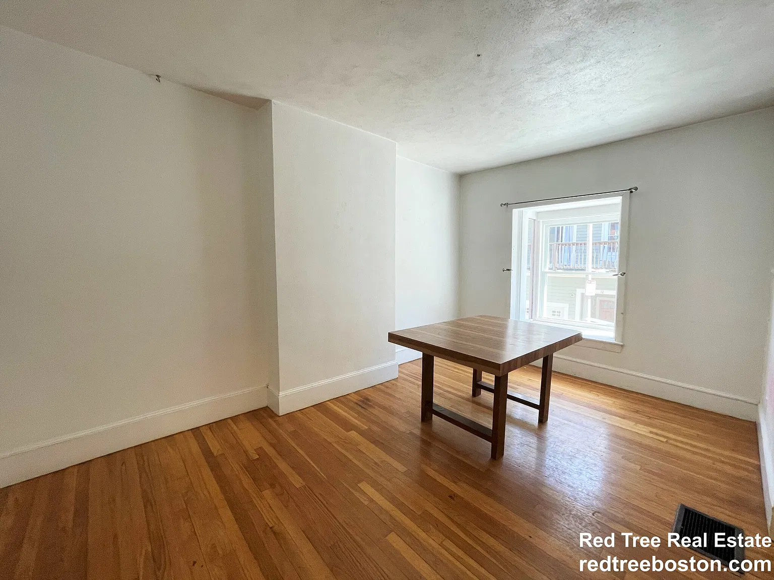 5 bed, 2000 sqft, $9,000 — Photo 4
