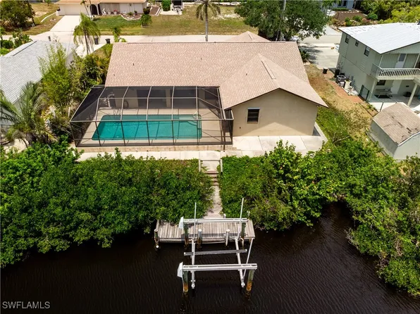 5127 Genesee Pkwy, Bokeelia, FL 33922