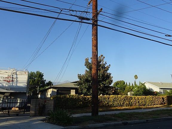 5th image of 405 E Francis St