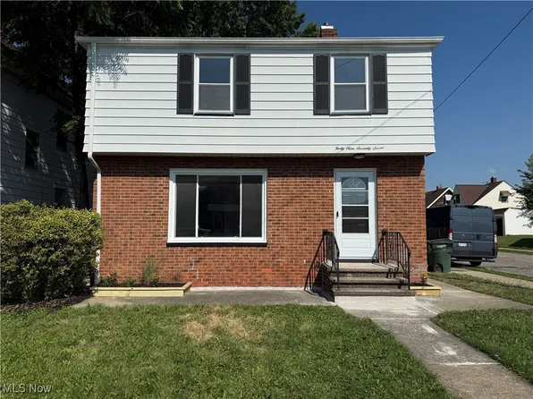 4977 E 110th St, Garfield Heights, OH 44125