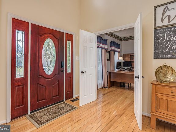 5th image of 215 Flanagan Dr