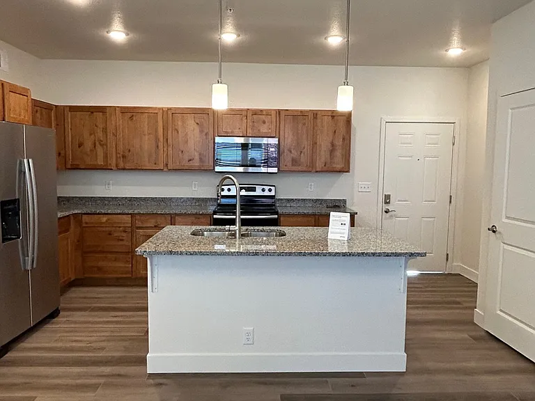 The Overlook Apartments — Photo 20