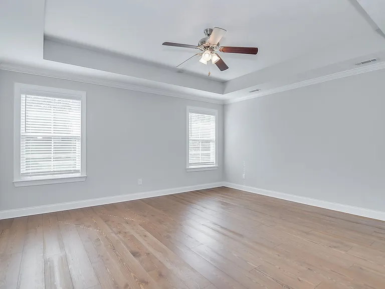 344 Colonnades Dr — Photo 32
