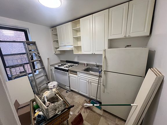 3rd image of 144-70 41st Ave #312