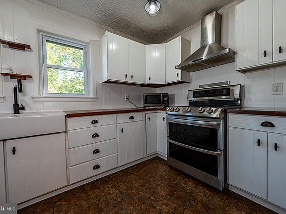 2nd image of 7 Cedarwood Rd