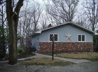 9359 North Ave, Effingham, IL 62401