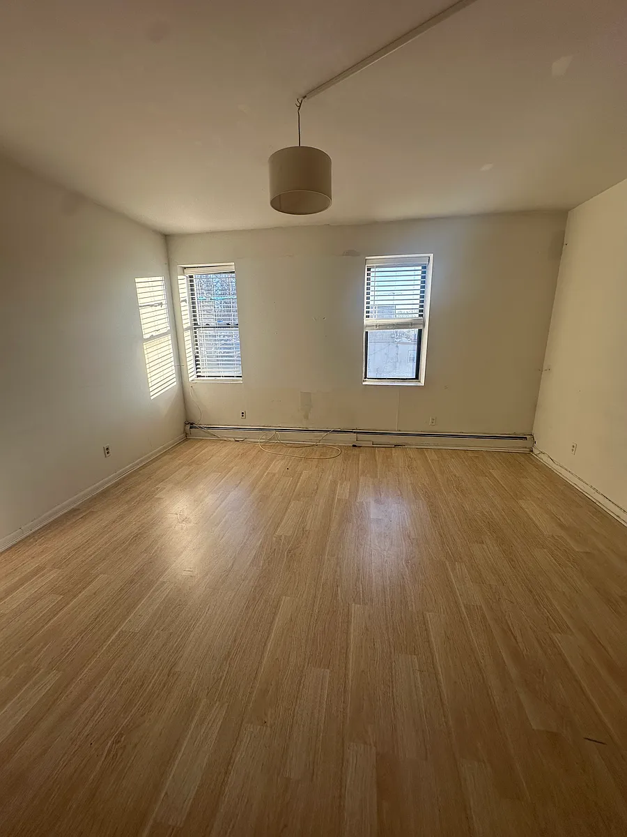 Building Photo - 89 Wolfs Ln #33