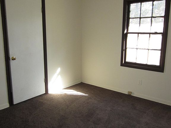 3rd image of 1108 River St