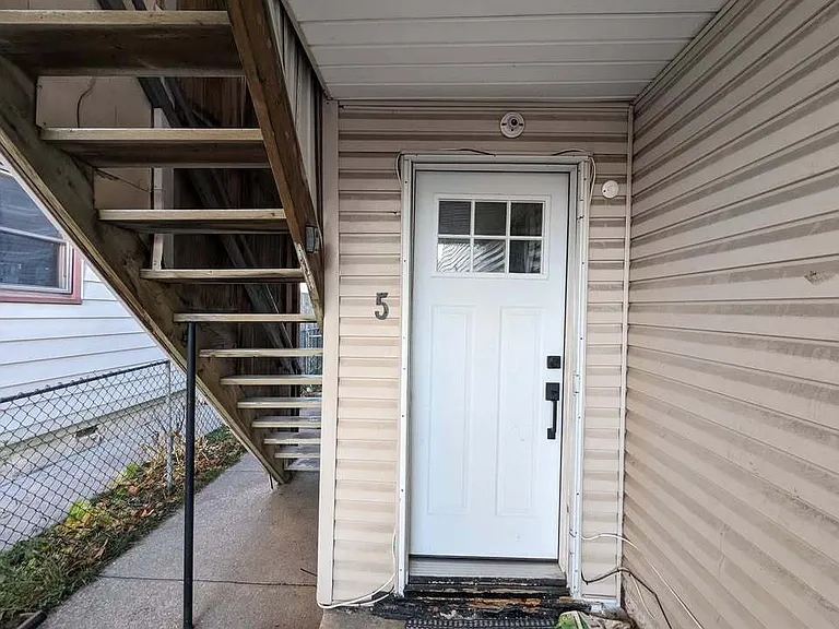 972 Langlois Ave — Photo 4
