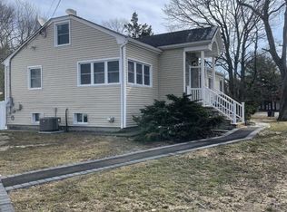 45 Timberpoint Rd, East Islip, NY 11730