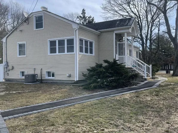 45 Timberpoint Road, East Islip, NY 11730