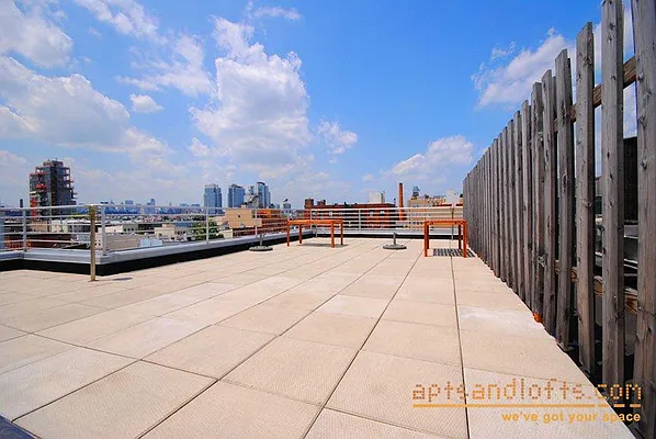 Rented by aptsandlofts.com | media 52