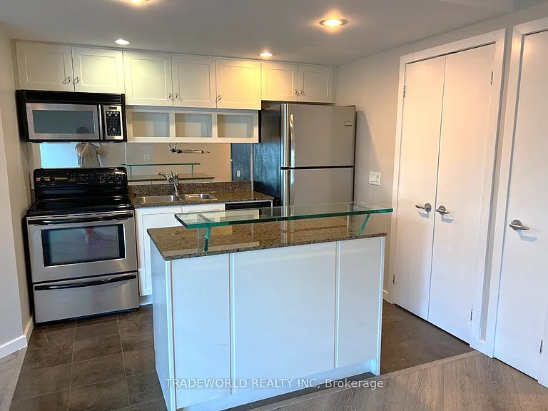 8 York St #1009 — Photo 5