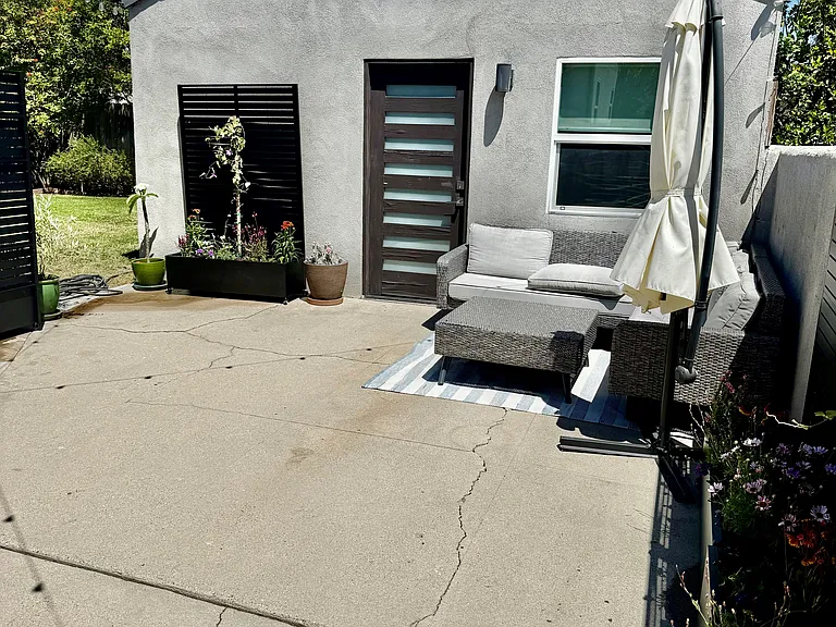1904 1/2 S Bedford St — Photo 3