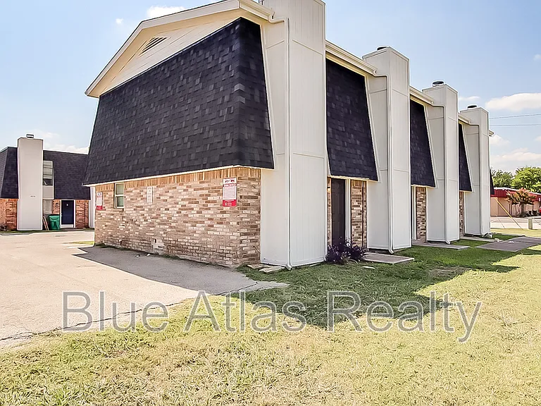 408 Noble Ave #B — Photo 16