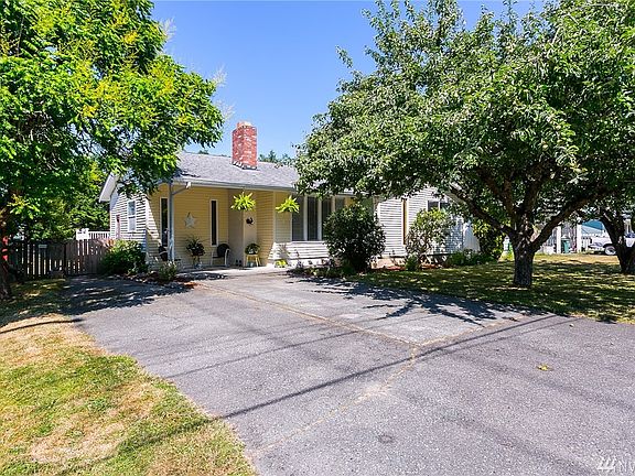Welcome to 2601 Michigan St.