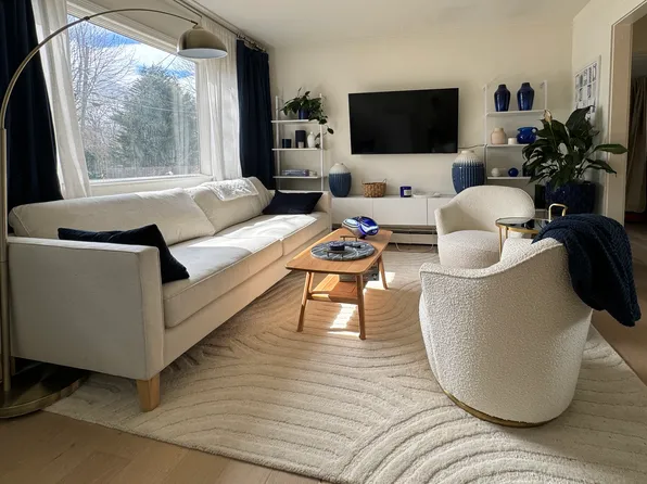 (undisclosed Address), Southampton, NY 11968