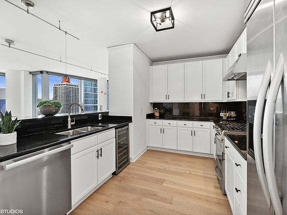 5th image of 450 E Waterside Dr #2508