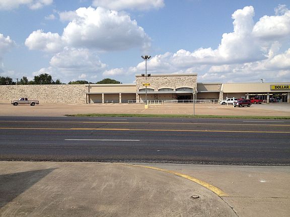 2nd image of 1001 E Milam St