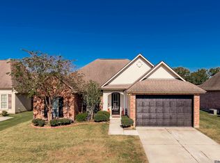 8909 Reserve Oak Ave, Zachary, LA 70791