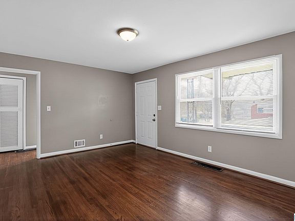 4th image of 317 Westwood Dr