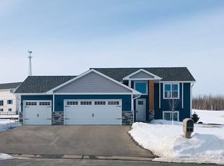 1157 Wyoming St, Roberts, WI 54023