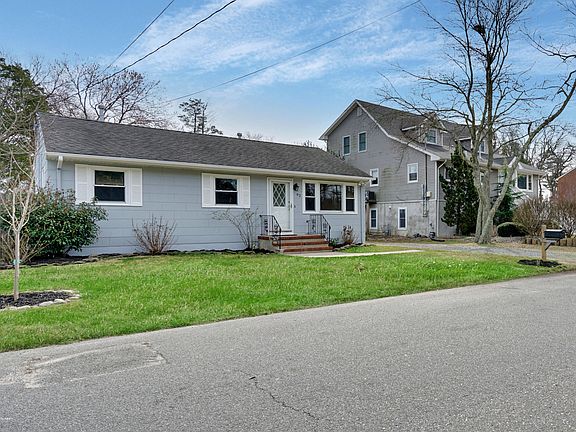 2nd image of 92 Keats Ave
