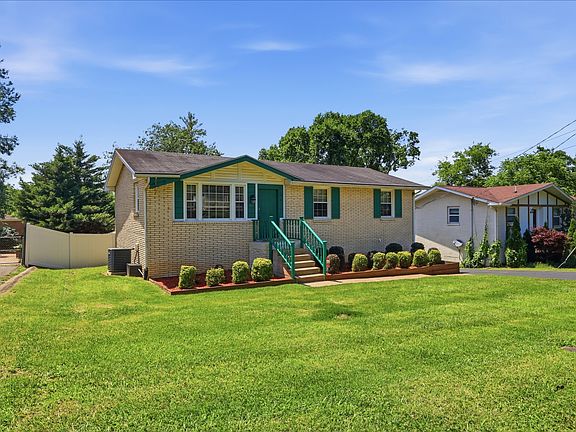 4th image of 3313 Ironwood Dr