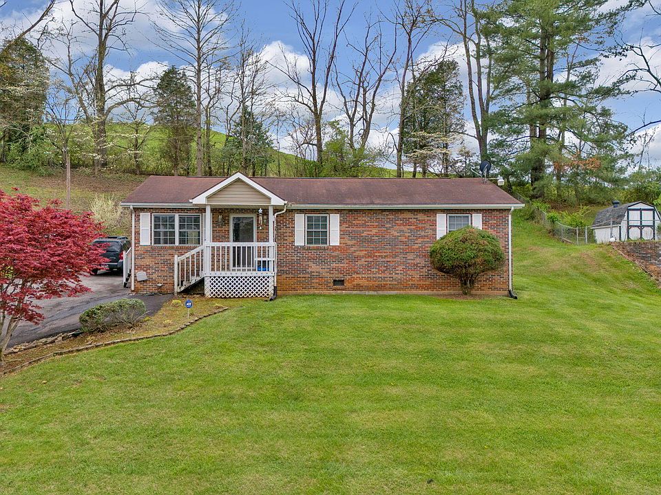 1st image of 150 Essex Dr