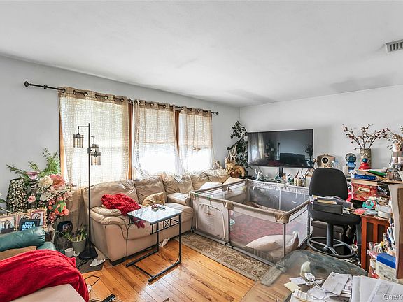 4th image of 106 Summit Drive