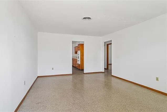 2 bed, 1.0 bath, 900 sqft, $1,200 — Photo 3