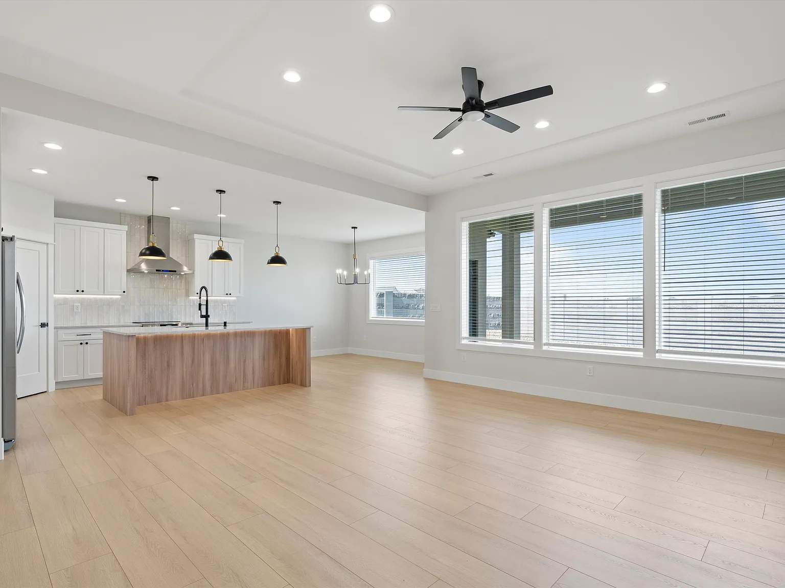 3 bed, 1800 sqft, $2,895 — Photo 2