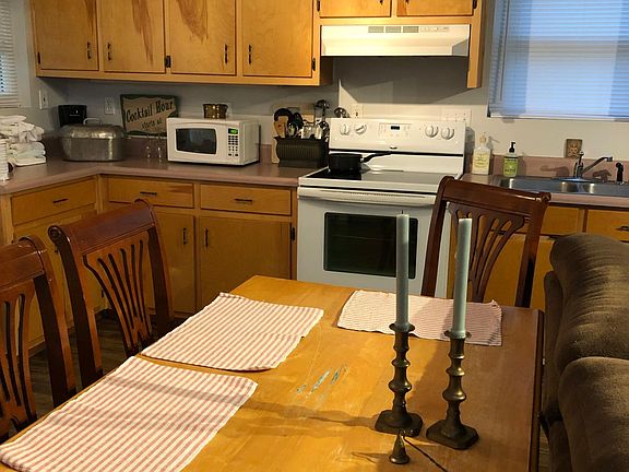 4th image of 211 McClure Dr