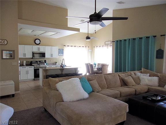 4th image of 1230 Country Club Dr