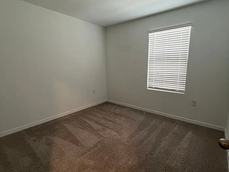117 Mandovi St — Photo 18