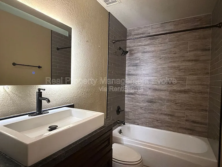 16645 N 34th Dr — Photo 12
