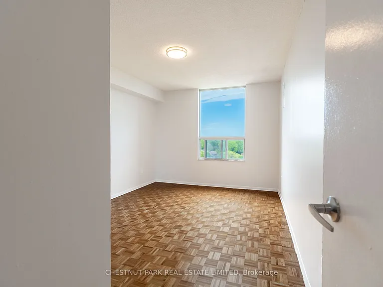 150 Lakeshore Rd W #1412 — Photo 25
