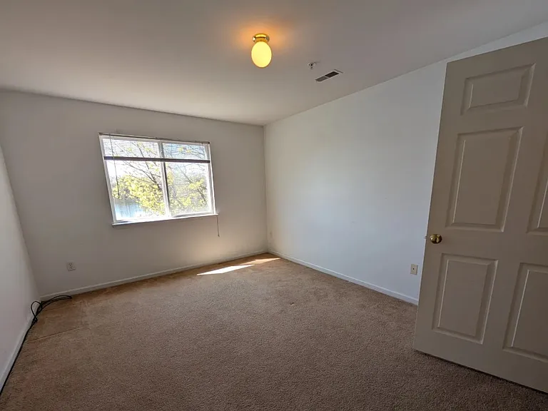 85_ Amanda Ln #850 — Photo 13