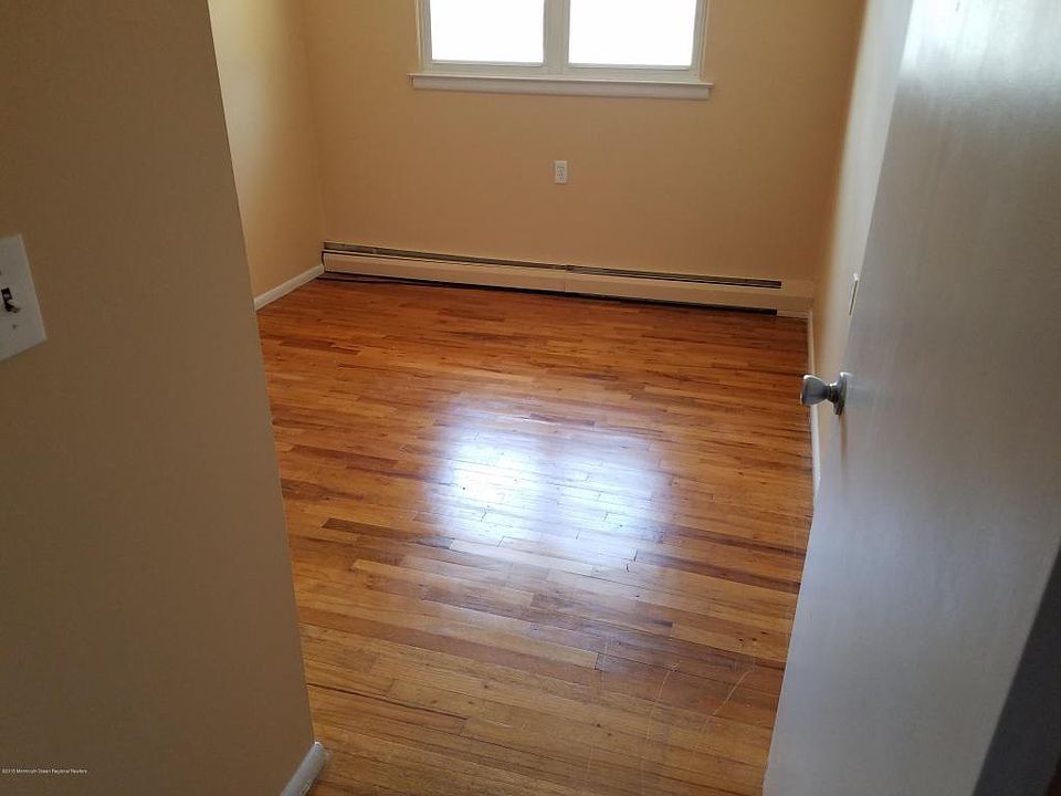 1st image of 85 Parisian Dr
